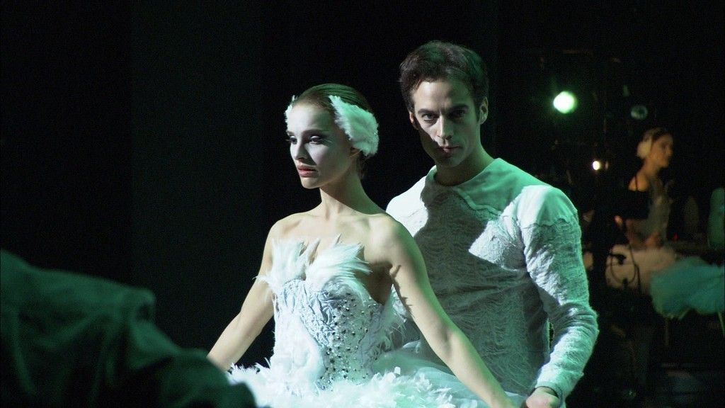 Black Swan (2010) review by That Film Gal Black Swan (2010) review by That Film Gal